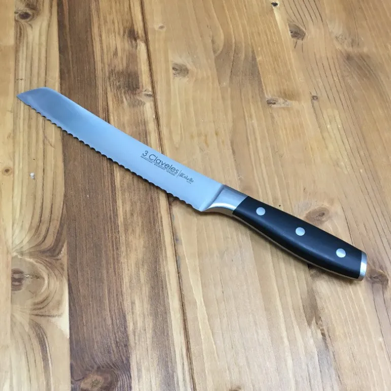 Cuchillo de pan 20 cms 3 claveles Toledo