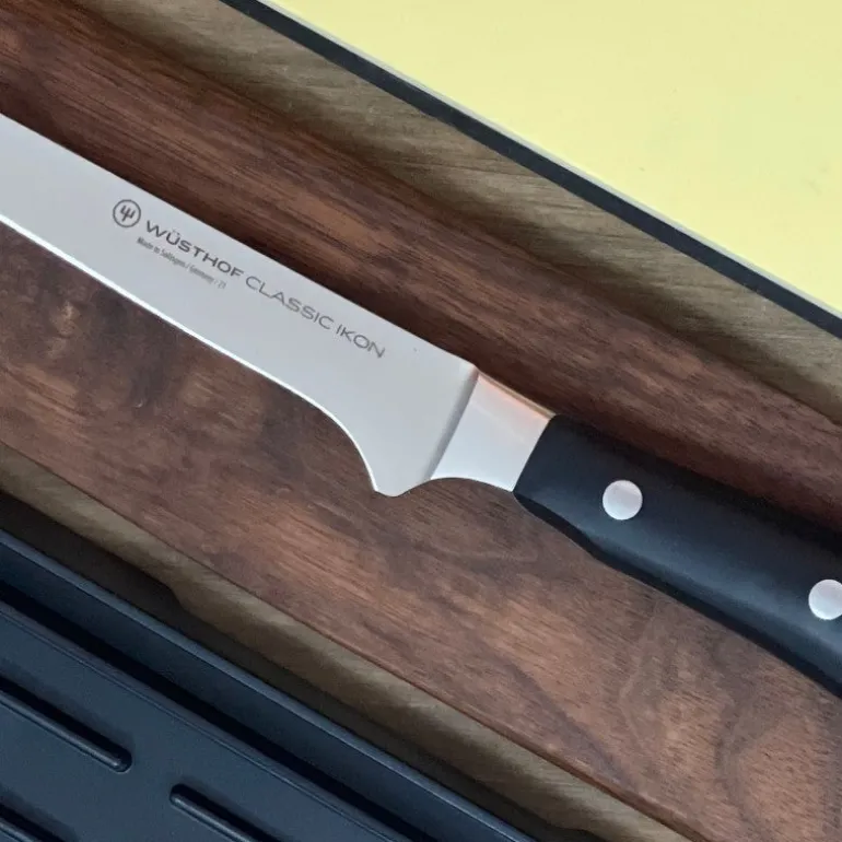 Cuchillo deshuesador wusthof 14 cms ikon classic