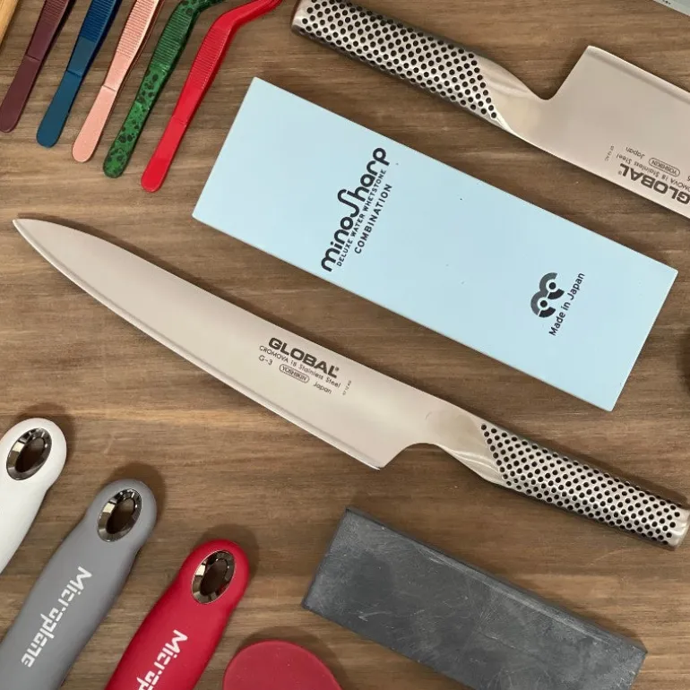 Cuchillo trinchante global 21 cms hoja G-3